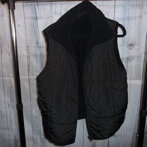 Discount Diva - Reversible Puffer Vest with Sherpa Lining - Black - XL